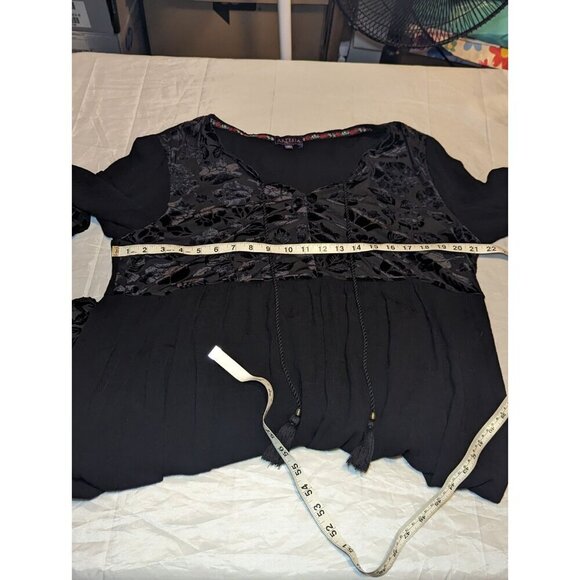 Artesia Women's Size XL Black Velvet Flare Arm Knee Length Dress Long Sleeve - Picture 10 of 15